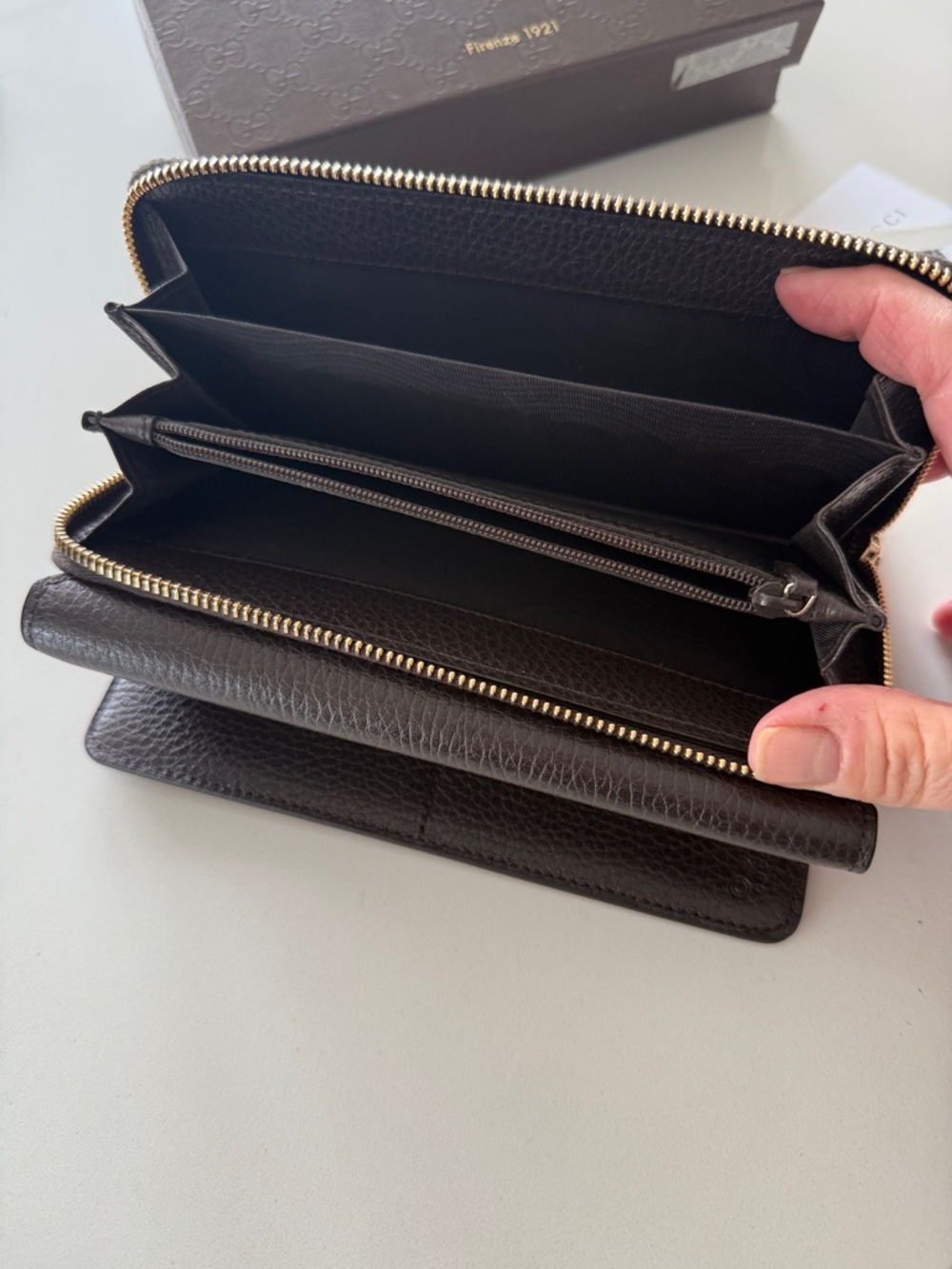 Gucci Dark Brown Pebbled Leather Continental Wallet with Gold Logo - Picture 3 of 3